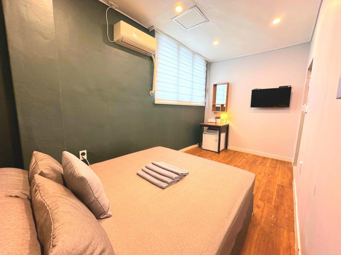 Oyo Hostel Dongdaemun1 Сеул Экстерьер фото