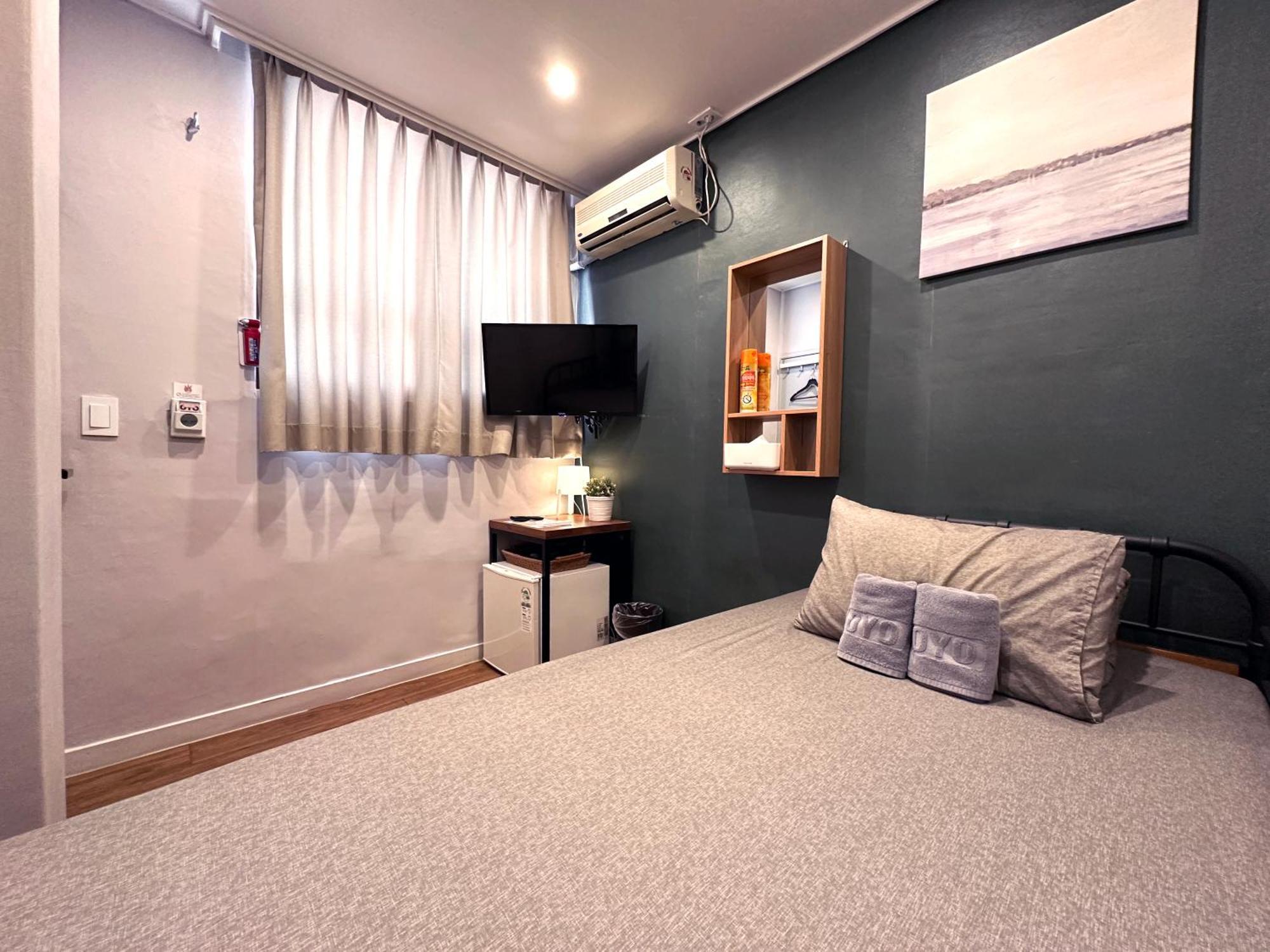 Oyo Hostel Dongdaemun1 Сеул Экстерьер фото